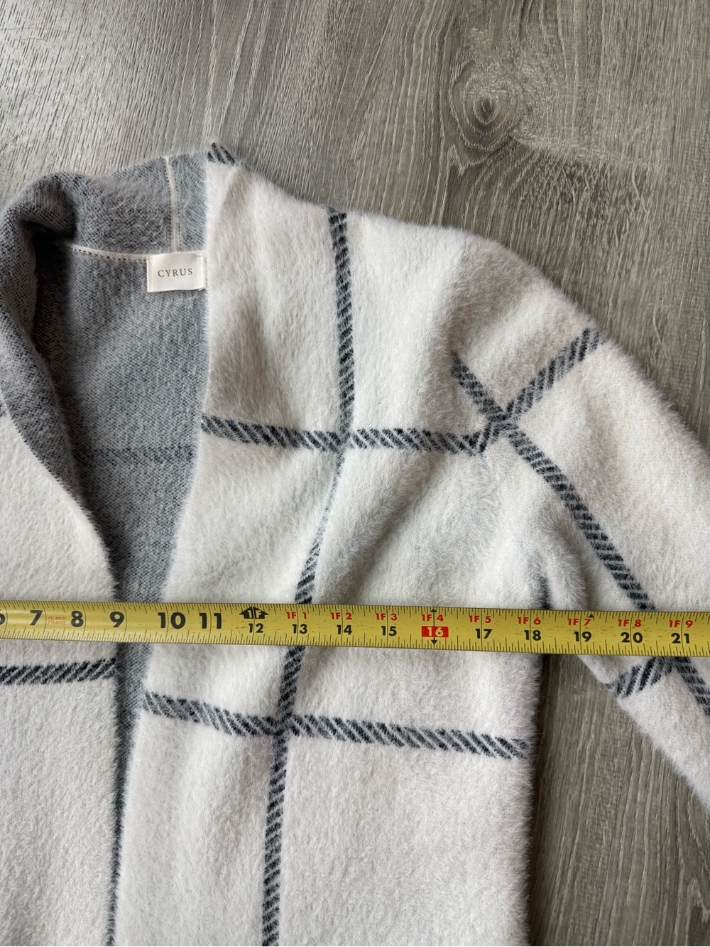 Cyrus Windowpane Plaid Fuzzy Eyelash Knit Open Front Cardigan heavyweight soft - Picture 6 of 6